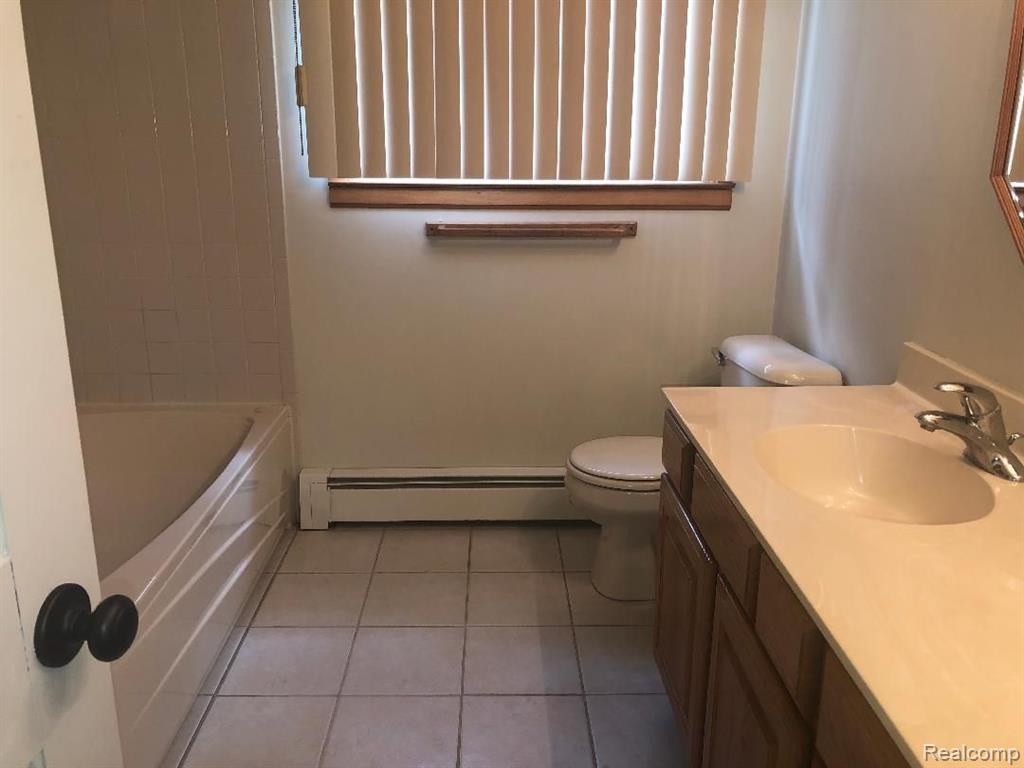 8135 KENWICK Drive, White Lake, MI — Photo 16