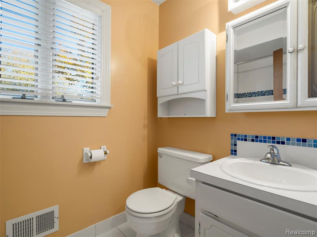 920 Grace Avenue, Rochester Hills, MI 48307 — Photo 30