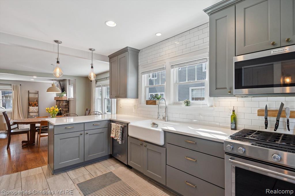 712 S LAUREL Street, Royal Oak, MI 48067 — Photo 17