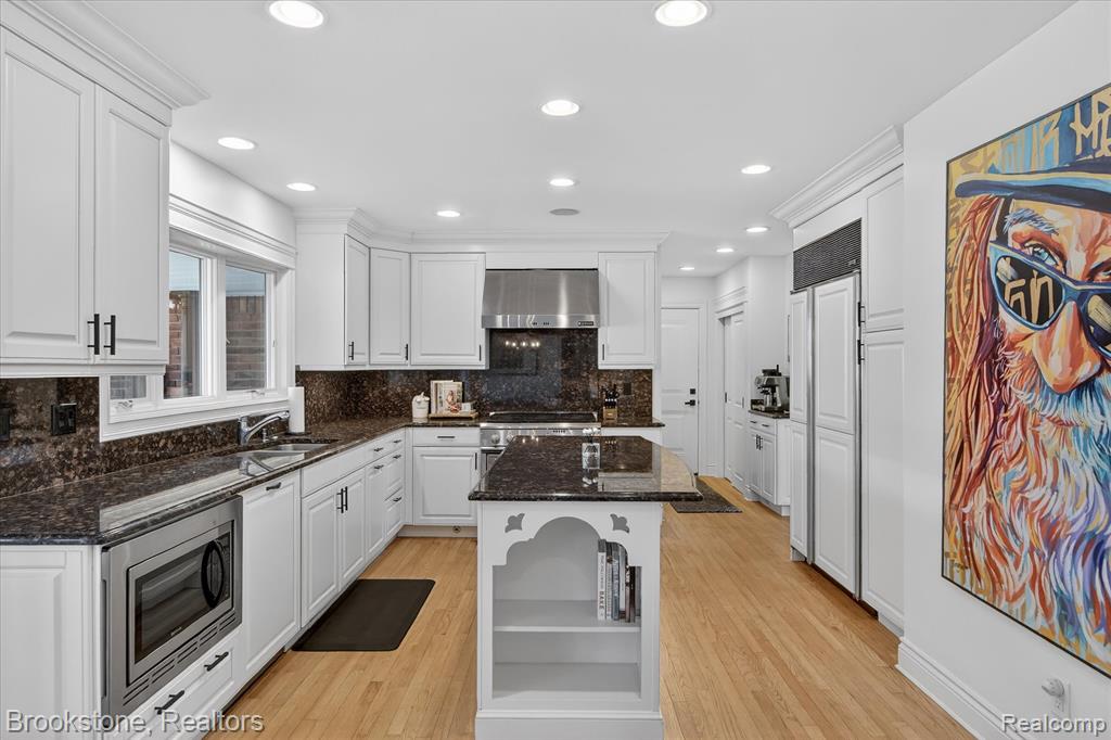 754 N Valley Chase Road, Bloomfield Hills, MI 48304 — Photo 8
