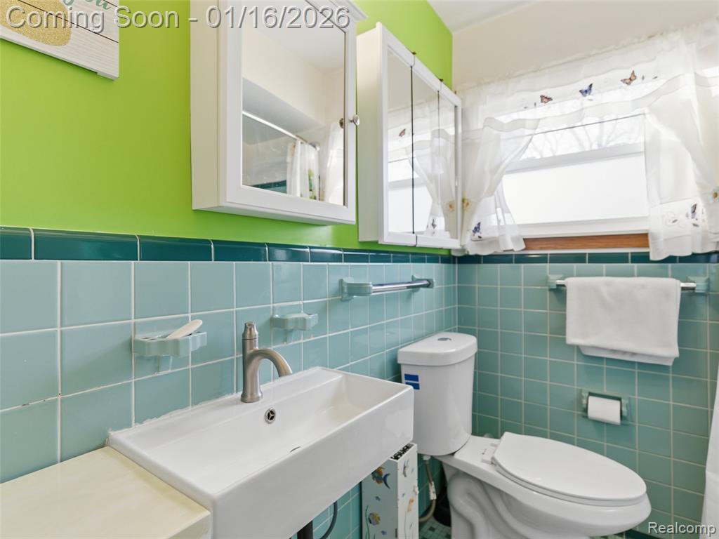 9687 Seavitt Drive, Allen Park, MI 48101 — Photo 19