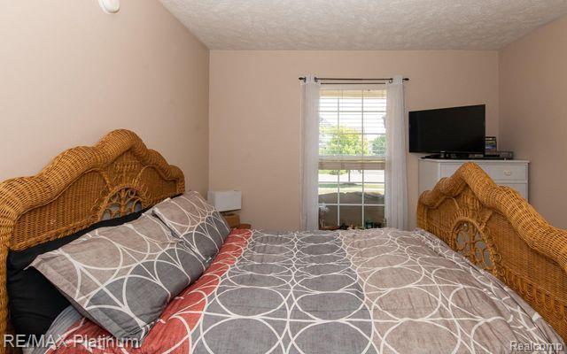 792 GLENLIVET Street, Howell, MI 48843 — Photo 24
