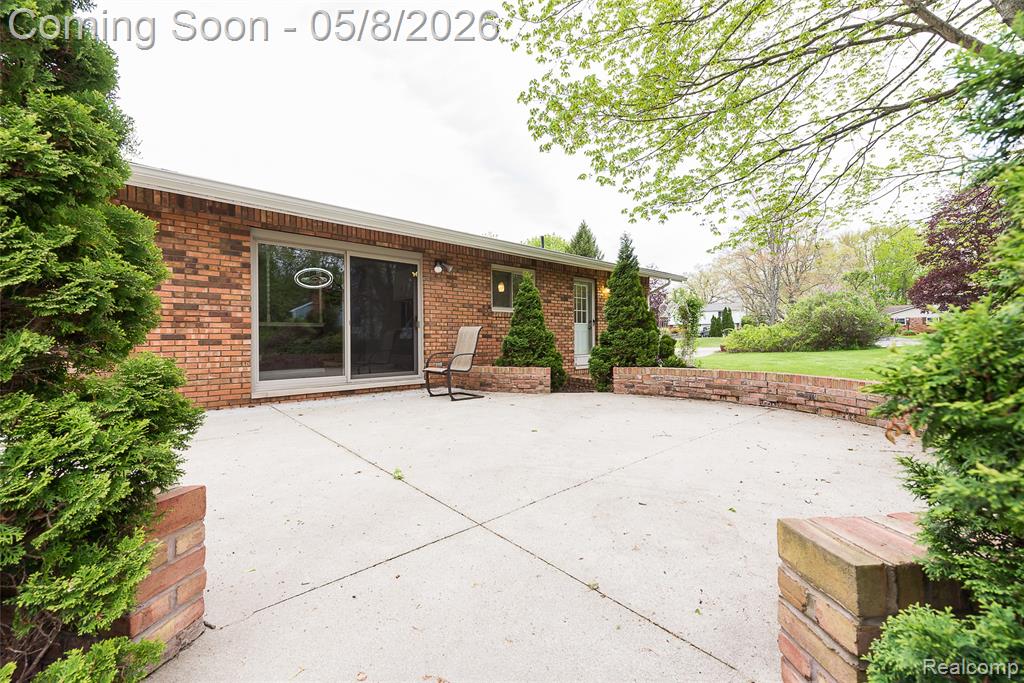 7584 Brookview Court, Brighton, MI 48116 — Photo 38