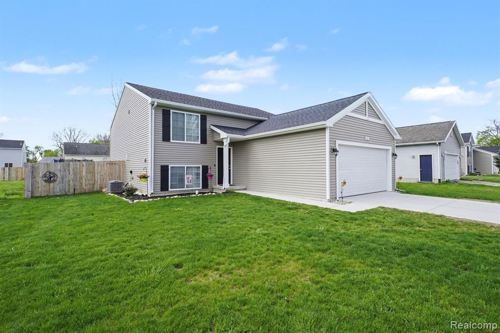 202 Creek Pointe Circle, Durand, MI 48429 — Photo 3