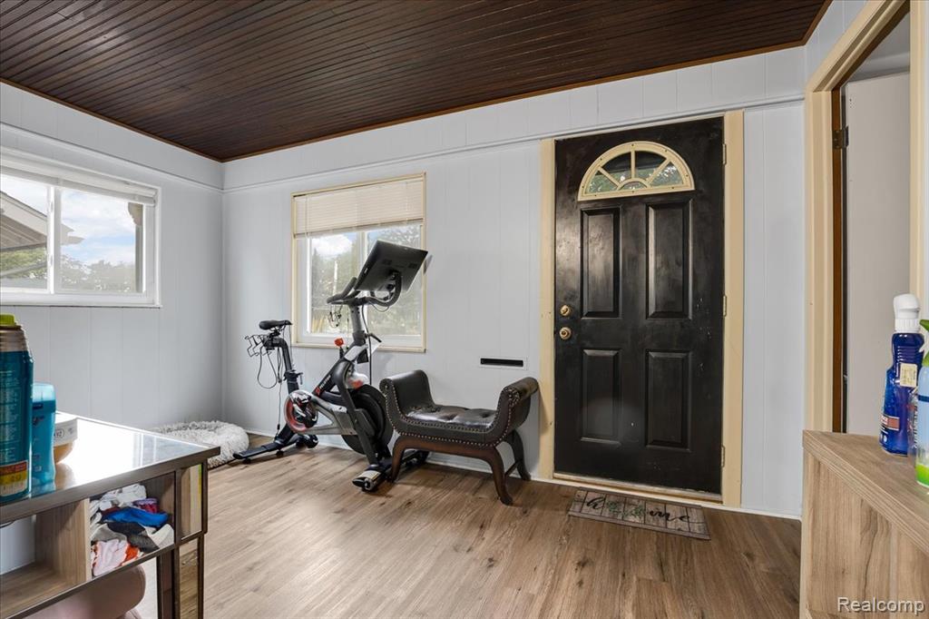 526 N Washington Avenue, Royal Oak, MI 48067 — Photo 2