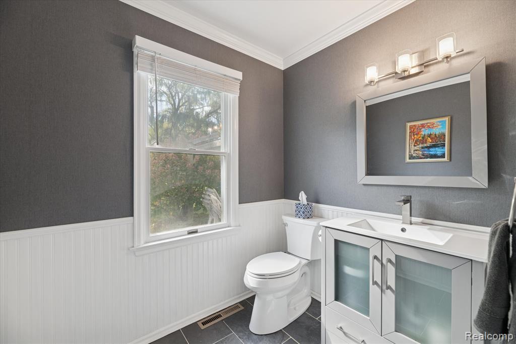 1283 Woodnoll Drive, Flint, MI 48507 — Photo 36