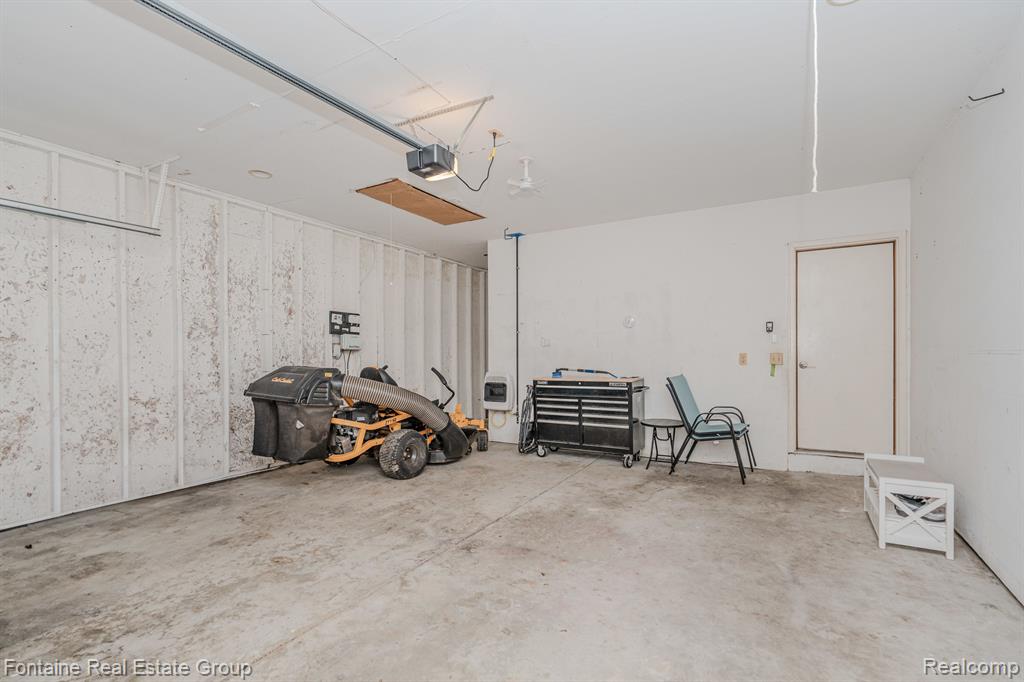 8742 WILLIAMSPORT Drive, White Lake, MI — Photo 35