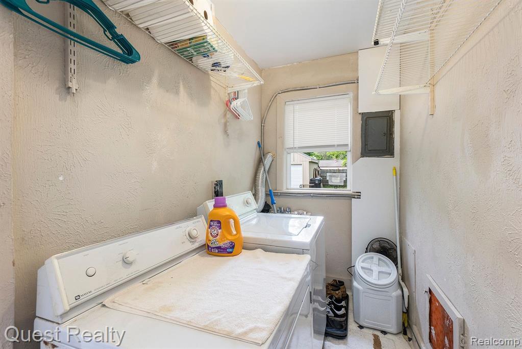 731 EMERSON Avenue, Pontiac, MI 48340 — Photo 14