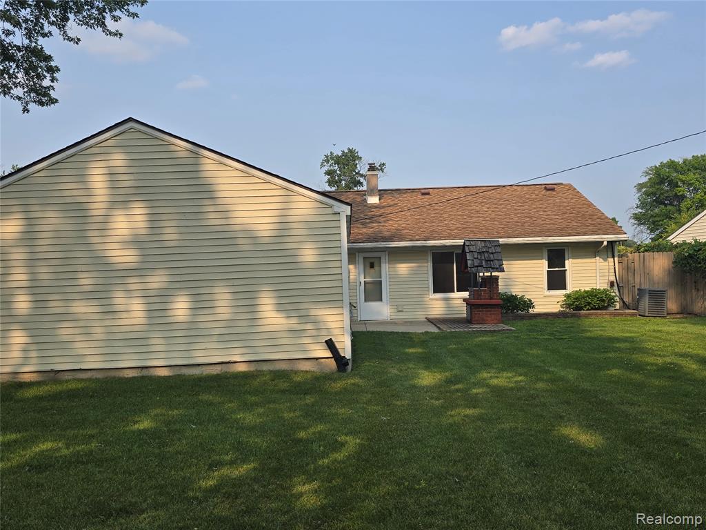 535 Lytle Place, Garden City, MI — Photo 31