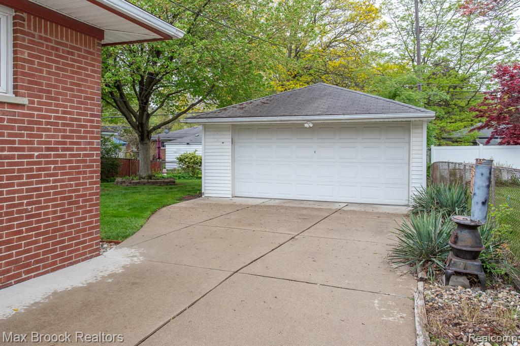13565 Dixie, Redford, MI 48239 — Photo 43