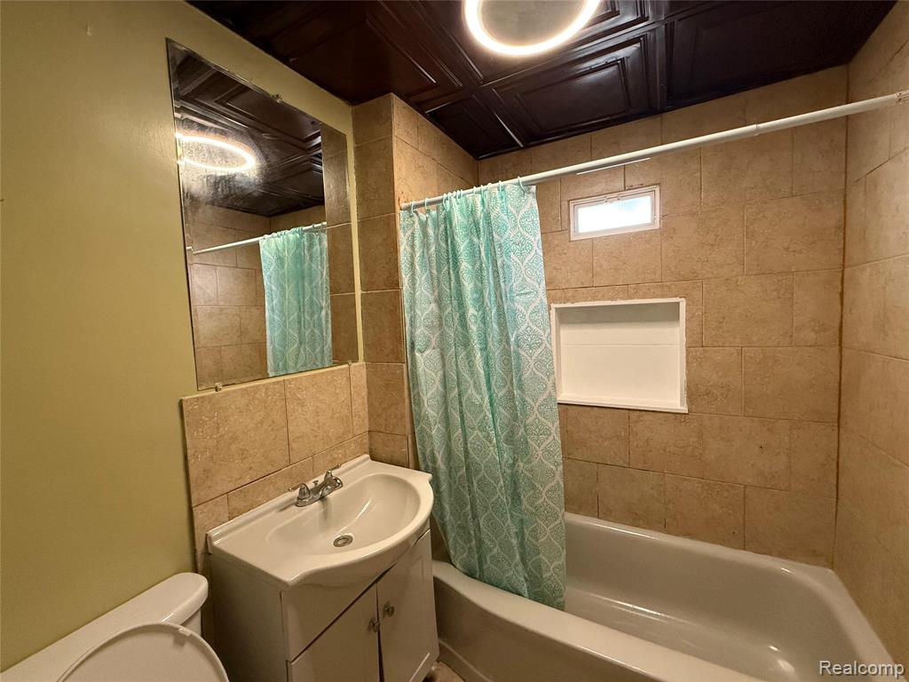 8209 Orchard Avenue, Warren, MI 48089 — Photo 8