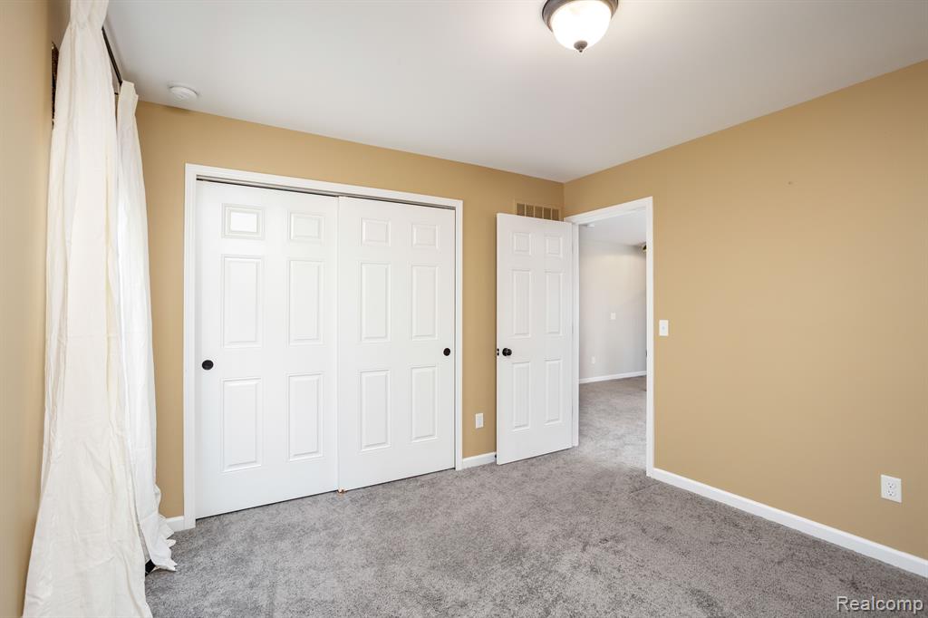 27086 MAXWELL, Novi, MI — Photo 17