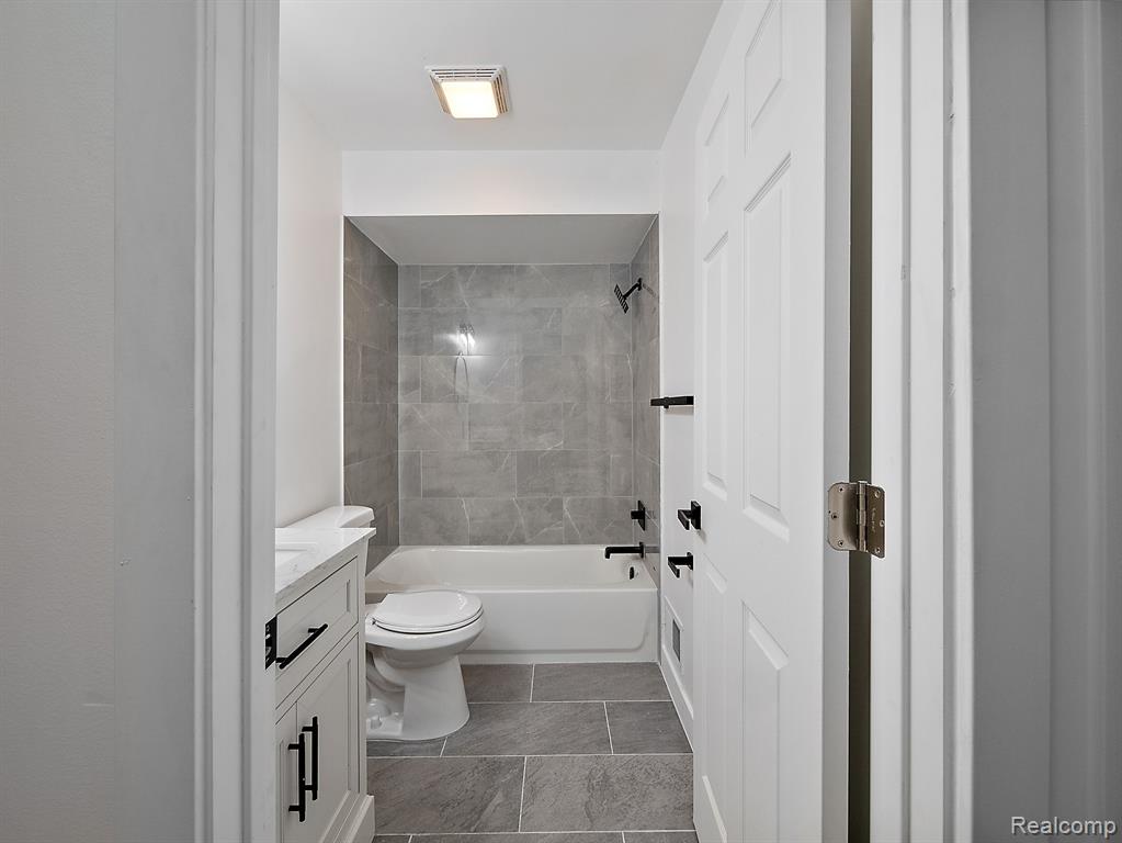 25167 GREENBROOKE Drive, Southfield, MI 48033 — Photo 15