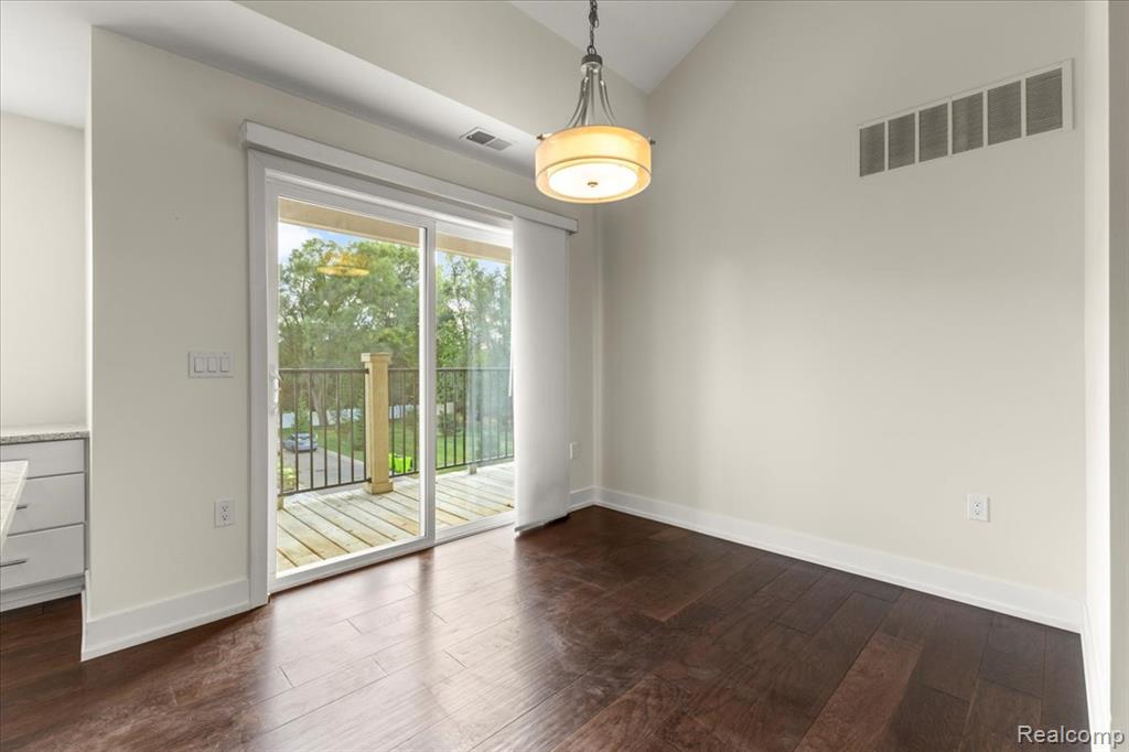 5656 Flagstaff Pines Drive, 406, Shelby Twp, MI 48317 — Photo 4