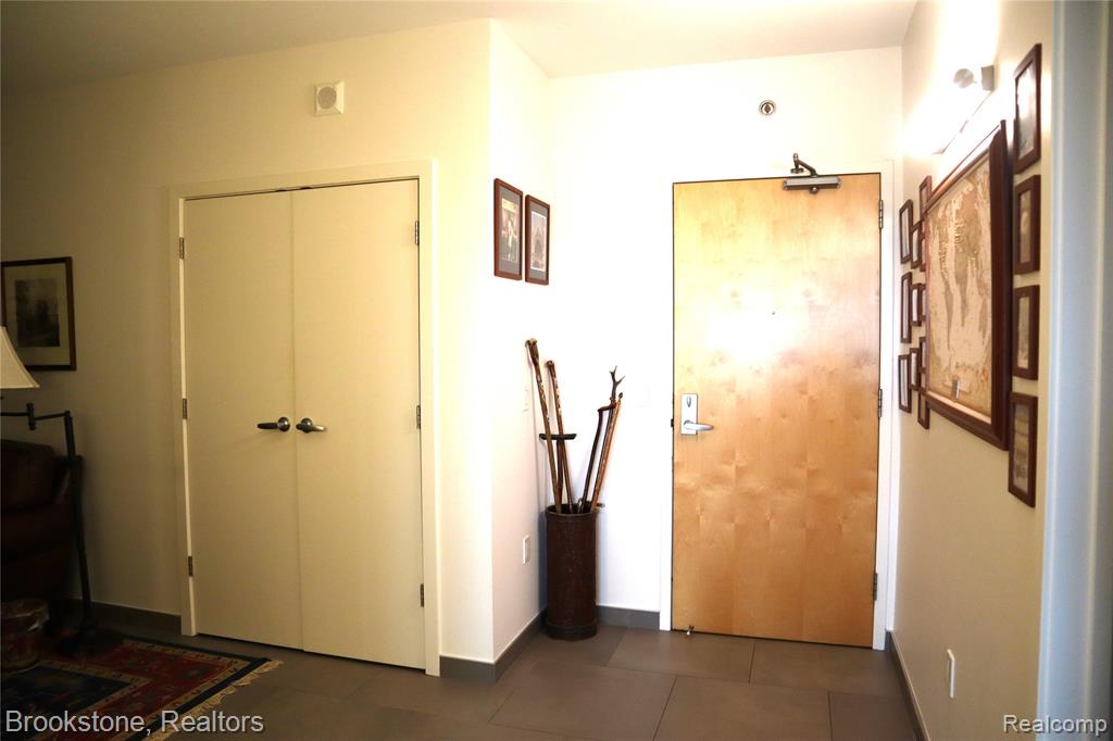 432 Washington Avenue, 1304, Royal Oak, MI 48067 — Photo 33