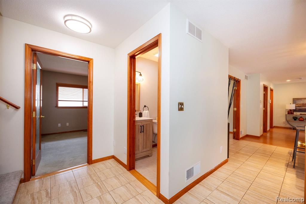 2540 SOUTHLAWN Street, Ypsilanti, MI 48197 — Photo 36