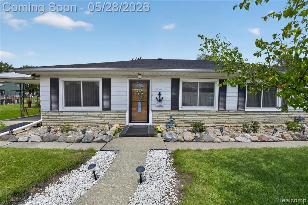 29886 Pointe Drive, Rockwood, MI — Photo 4