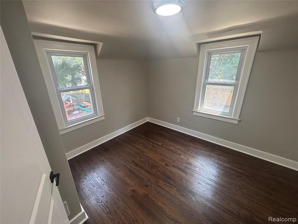 910 Spence Street, Pontiac, MI 48340 — Photo 12