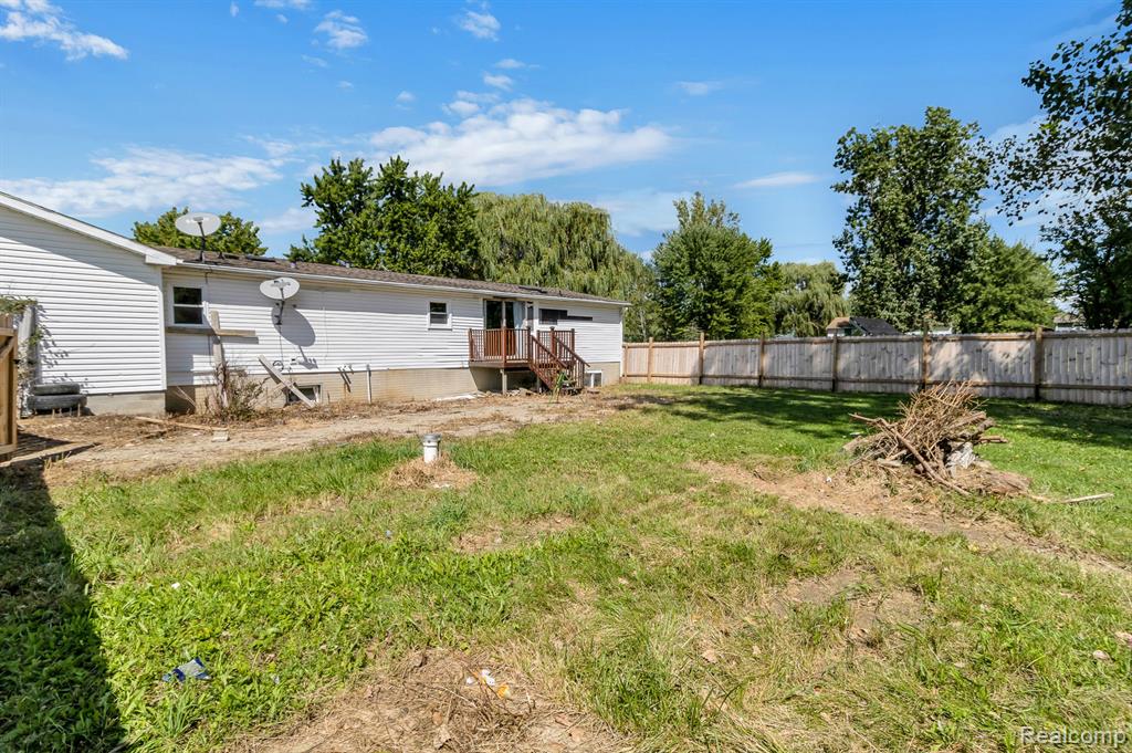 910 E MCARTHUR Street, Corunna, MI 48817 — Photo 28