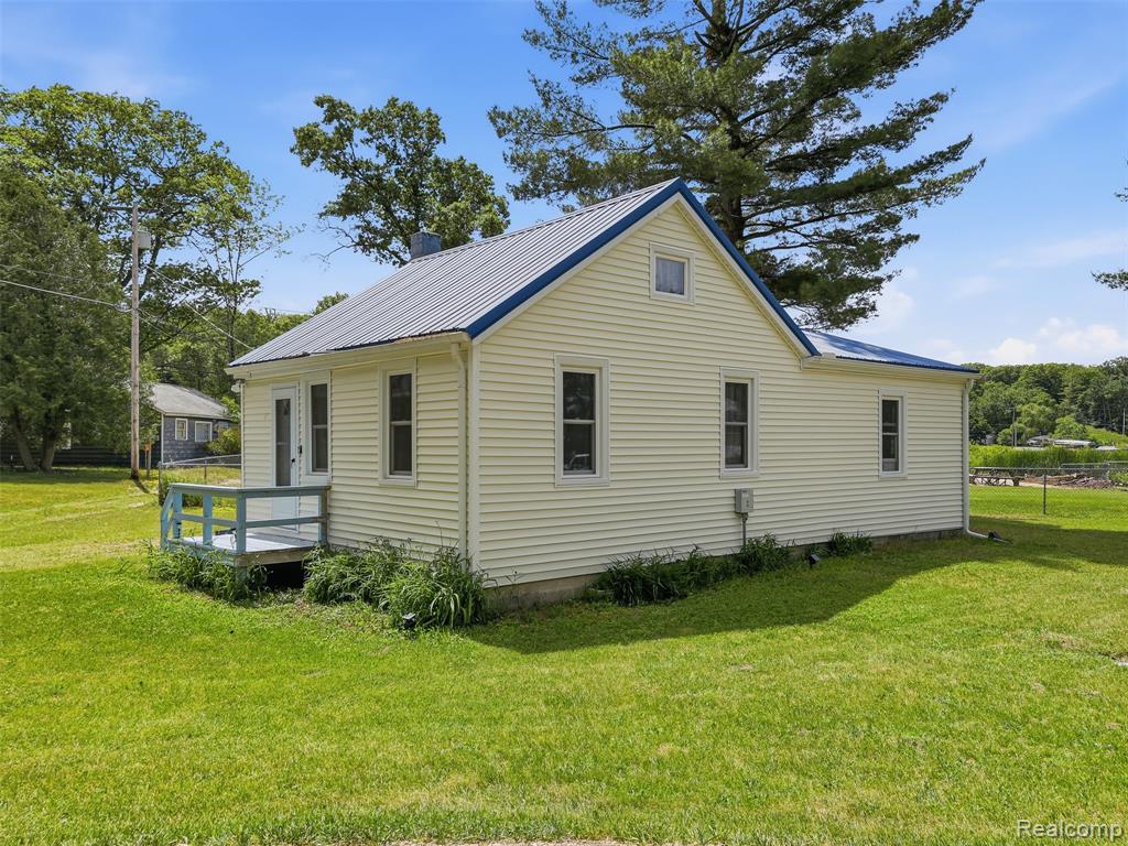 9793 Maple Street, Chippewa Lake, MI 49320 — Photo 5