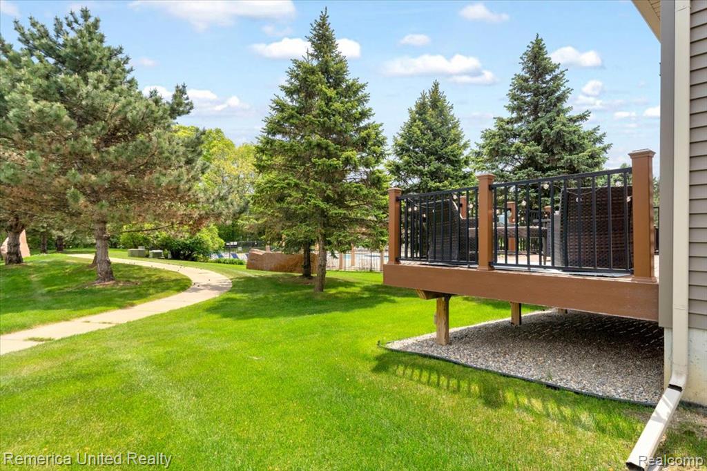 8057 Timber Trail, White Lake, MI — Photo 29