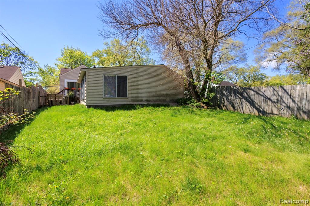 635 E Tennyson Avenue, Pontiac, MI 48340 — Photo 26