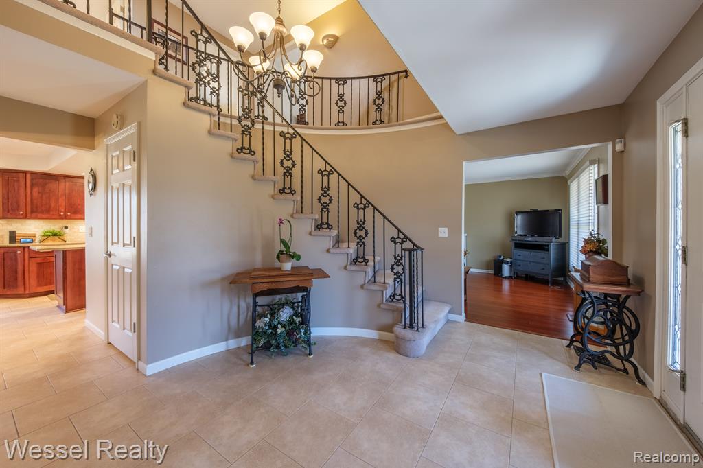 47829 BEN FRANKLIN Drive, Shelby Twp, MI 48315 — Photo 24
