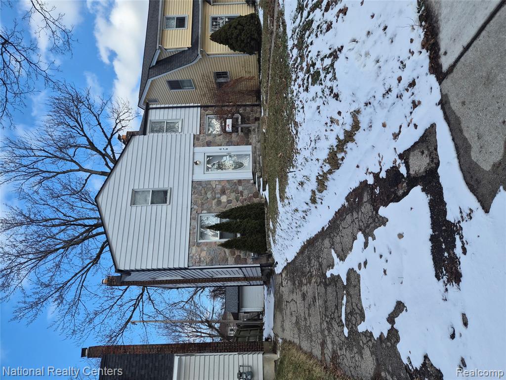 6 Utica Road, Pontiac, MI 48341 — front exterior