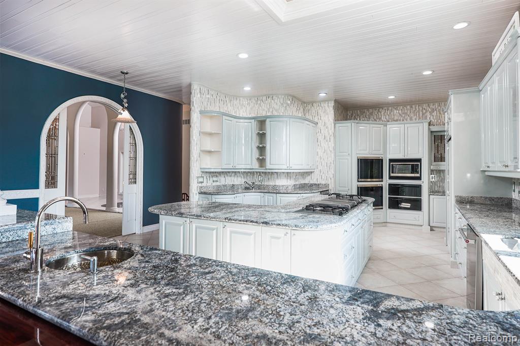 68373 Lake Angela Pointe, Richmond, MI 48062 — Photo 10