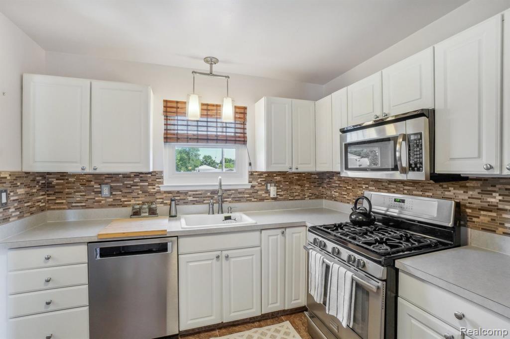 23244 CRANBROOKE Drive, Novi, MI — Photo 10