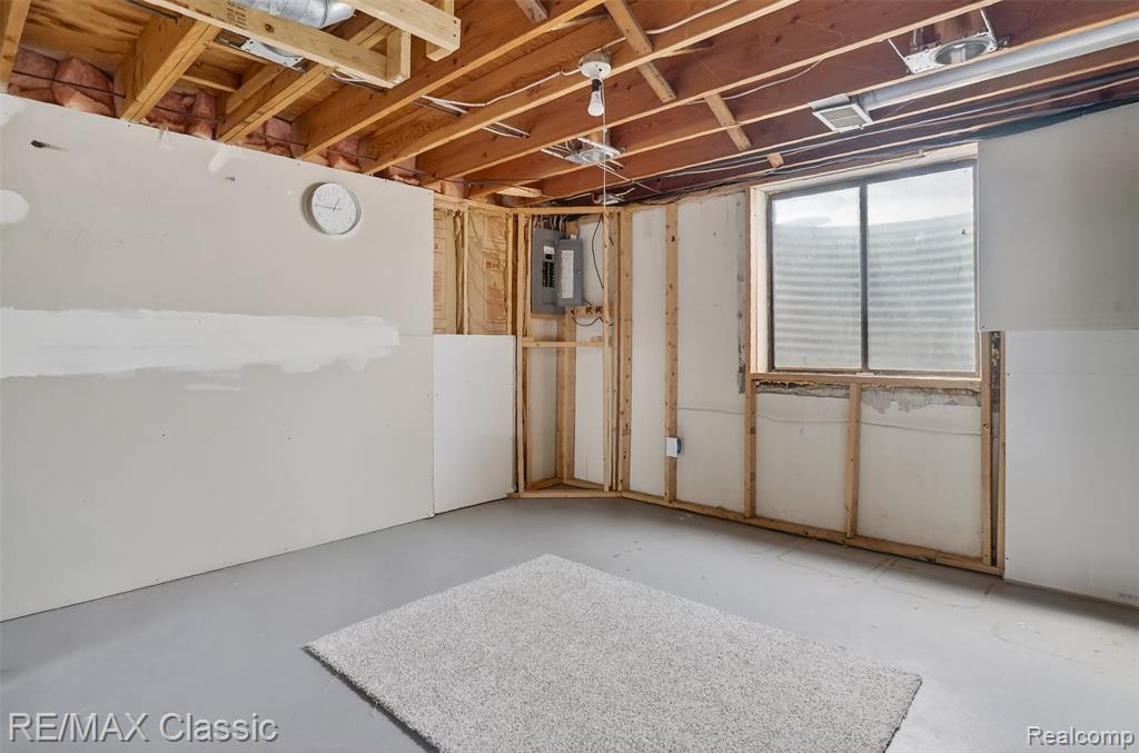 9 Willow Way, Waterford, MI 48328 — Photo 20