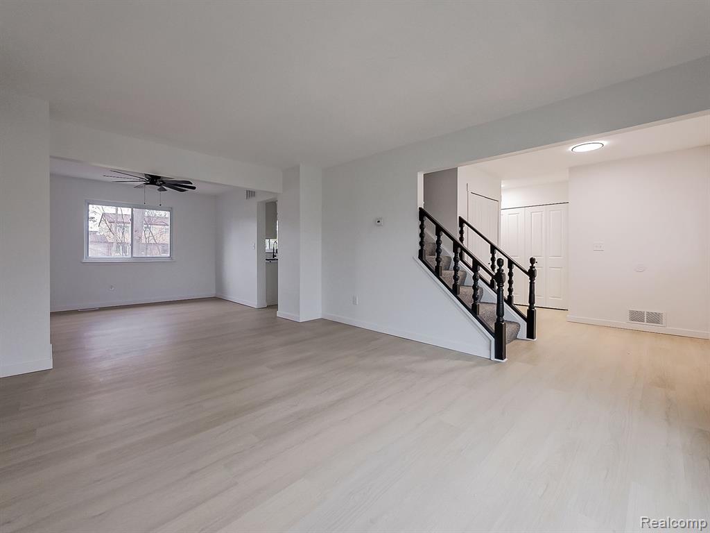 42484 MAJESTIC, Canton, MI 48188 — Photo 3