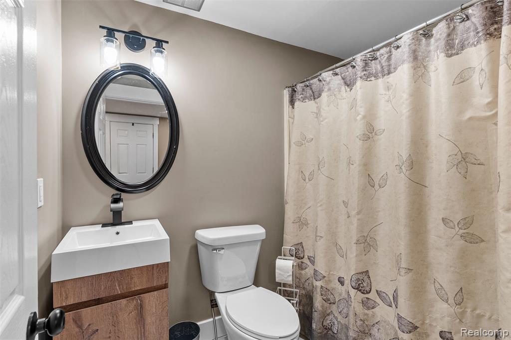 10433 Nichols Road, Gaines Vlg, MI 48436 — Photo 30