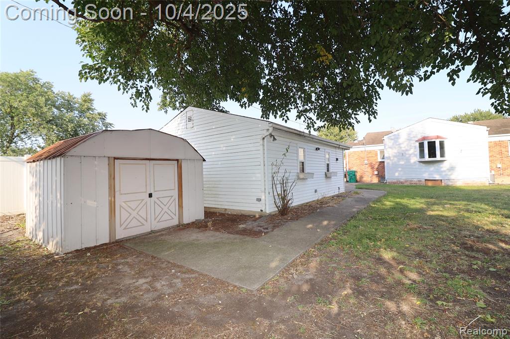 939 Deering Street, Garden City, MI — Photo 37