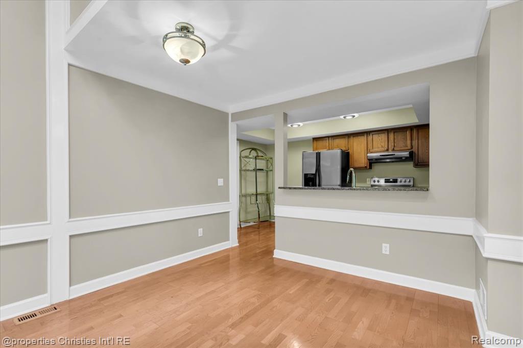 6651 Hearthside Court, West Bloomfield, MI — Photo 7