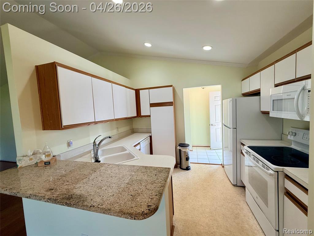 7192 Hawthorne Circle, Goodrich Vlg, MI — Photo 5