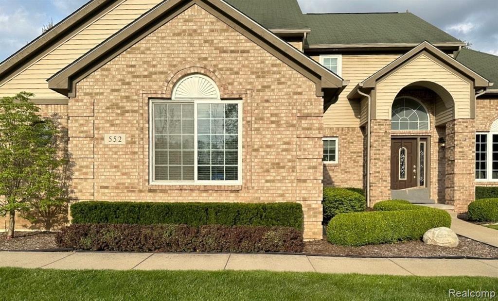552 CROWN RIDGE Court, White Lake, MI — Photo 2