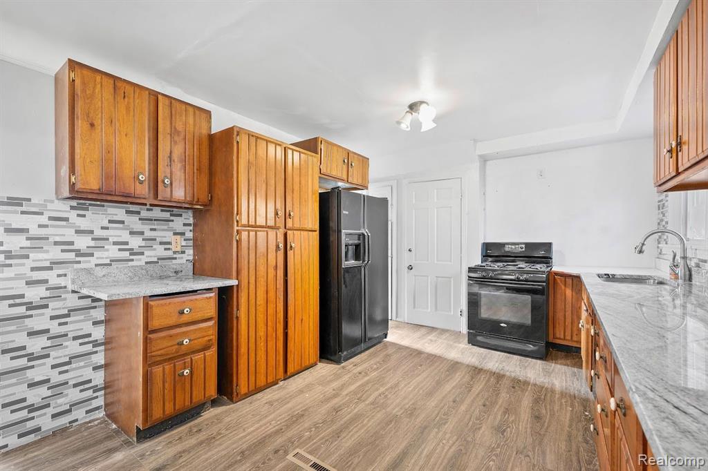 7747 APPOLINE Street, Dearborn, MI 48126 — Photo 22