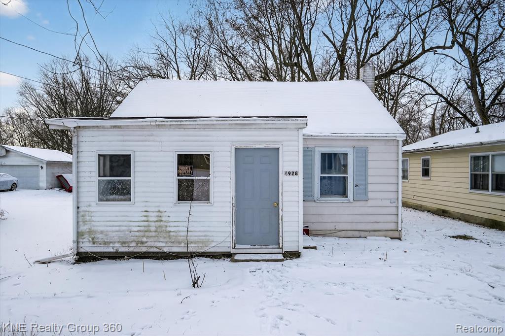 4928 Hughes Road, Lansing, MI 48910 — Photo 4