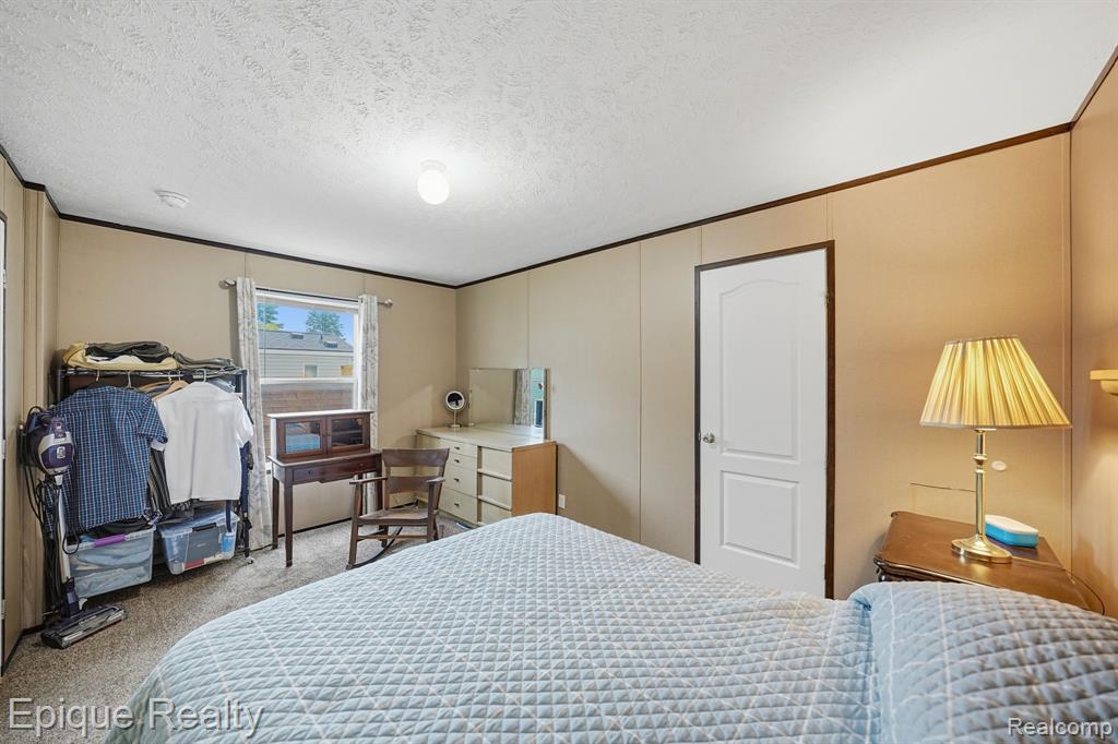 48580 Pineview Drive, Shelby Twp, MI 48317 — Photo 13