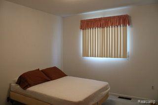 456 W OTIS Avenue, Hazel Park, MI 48030 — Photo 10