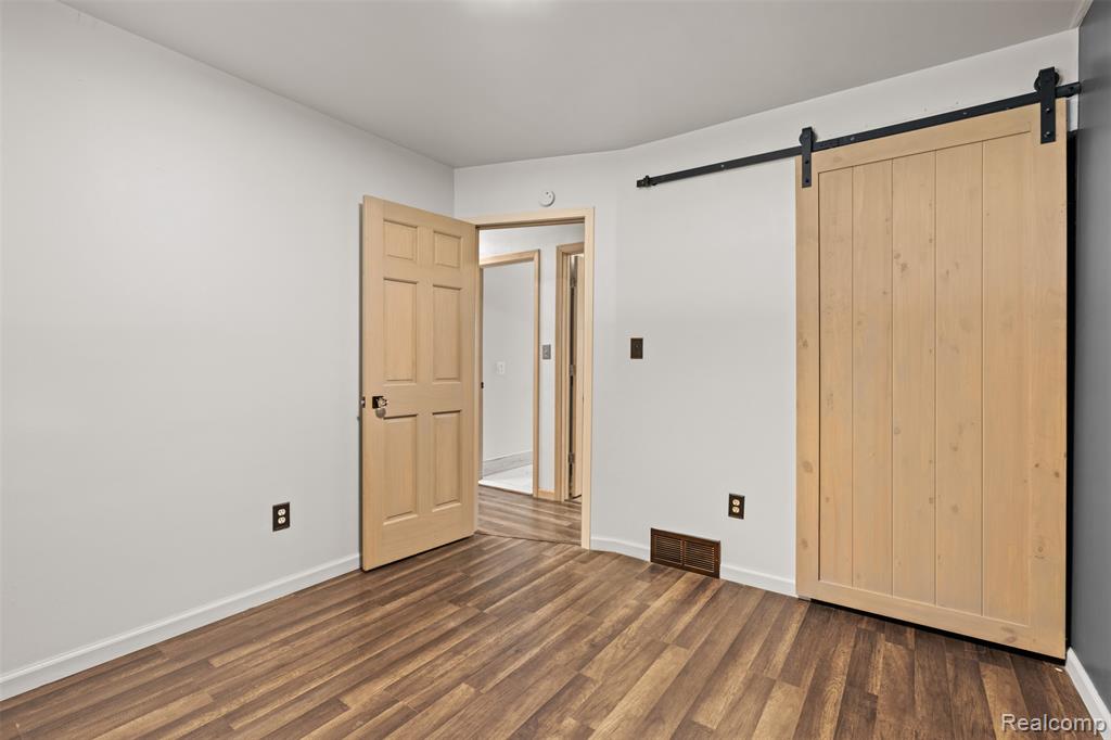9381 Pardee Road, Taylor, MI 48180 — Photo 11