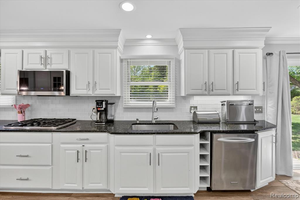 4121 Antique Lane, Bloomfield, MI 48302 — Photo 16