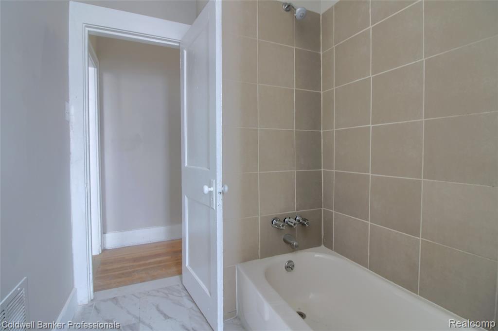 4899 Hillsboro Street, Detroit, MI 48204 — Photo 20