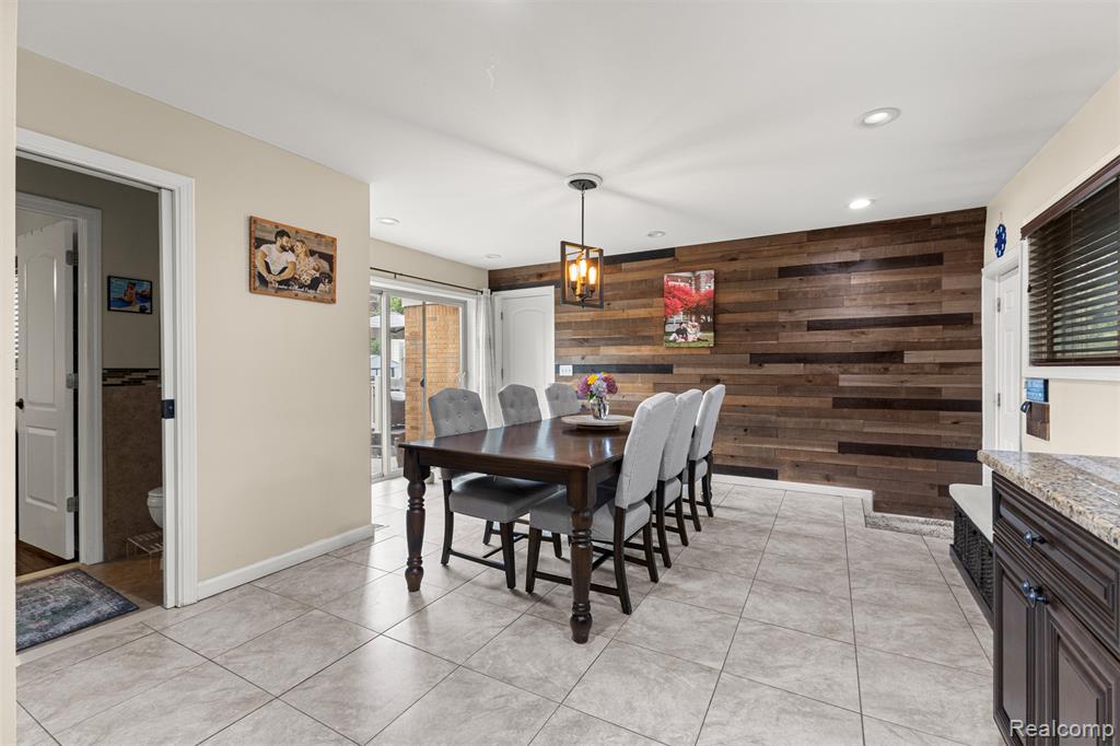8570 Rockland Street, Dearborn Heights, MI 48127 — Photo 22