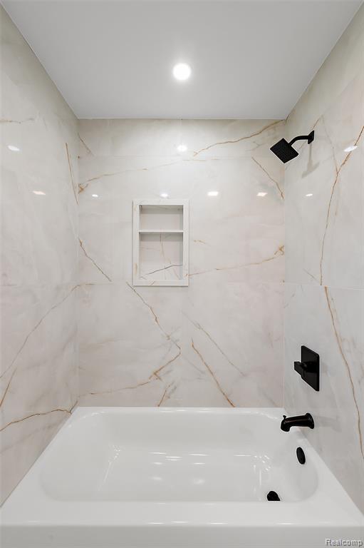 6141 Paramus, Clarkston, MI — Photo 19