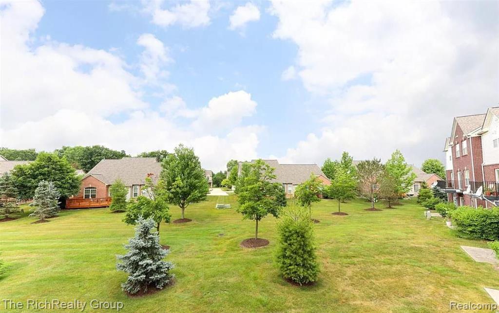 502 CHERRY ORCHARD Road, Canton, MI 48188 — Photo 32