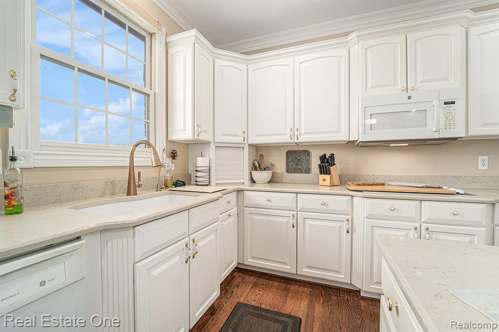 18501 Henry Court, Washington, MI — Photo 15