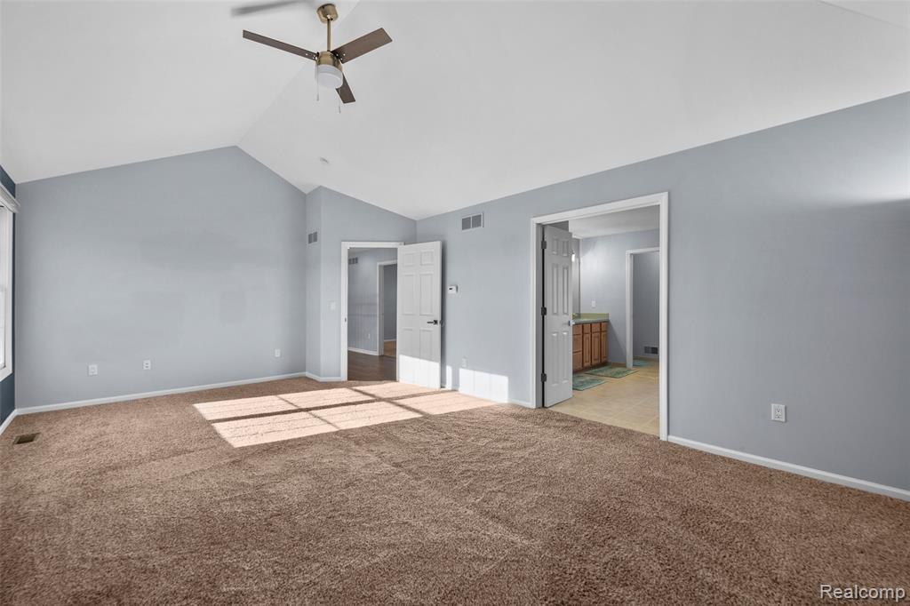 4476 Woodcliff Court, Rochester, MI 48306 — Photo 27