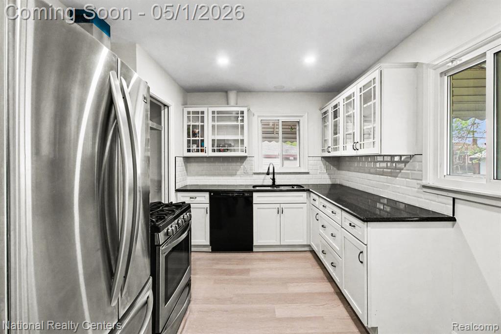 13012 Tecumseh, Redford, MI 48239 — Photo 9
